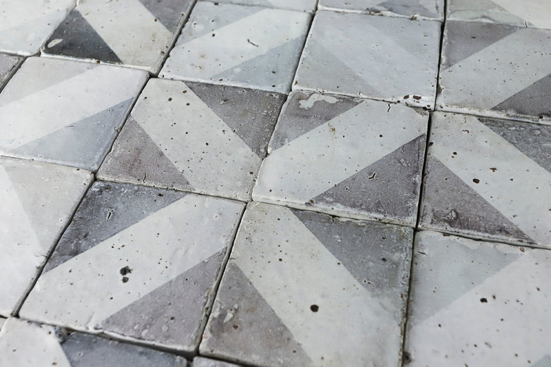 Grey and white pattern matt tile 100x100 RDBND 11C