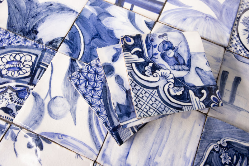 Artistic Blend of Blue & White Delft Tiles 5QBHY8_13D