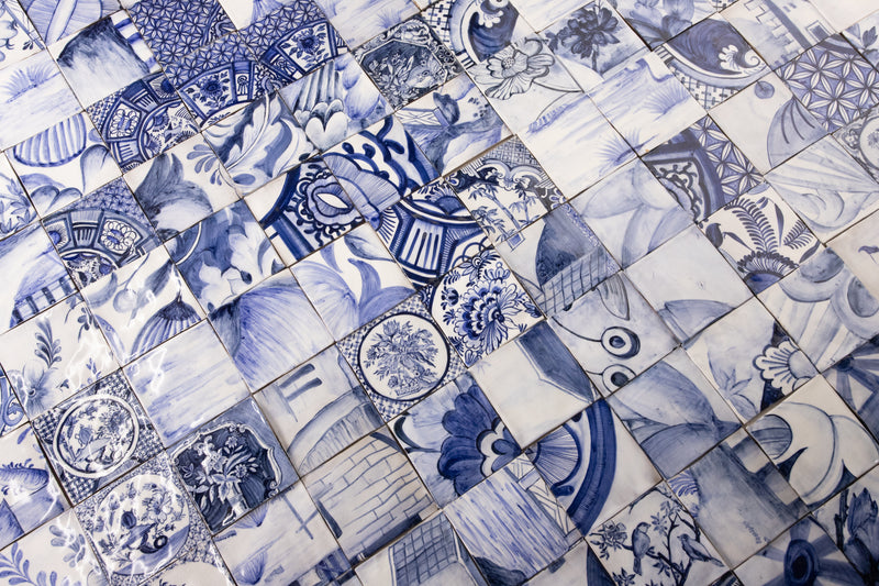 Artistic Blend of Blue & White Delft Tiles 5QBHY8_13D