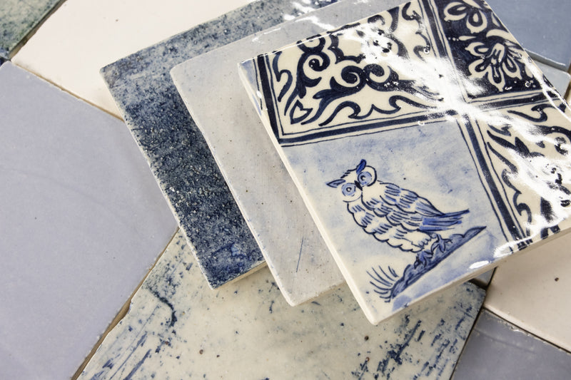 Blue and white blend with Hand-Painted Square Delft Tiles AZZDQX_20C