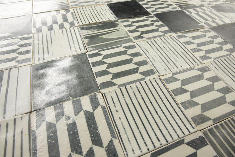 Aged Black & White Geometric Pattern Tiles EEYSFH_11C