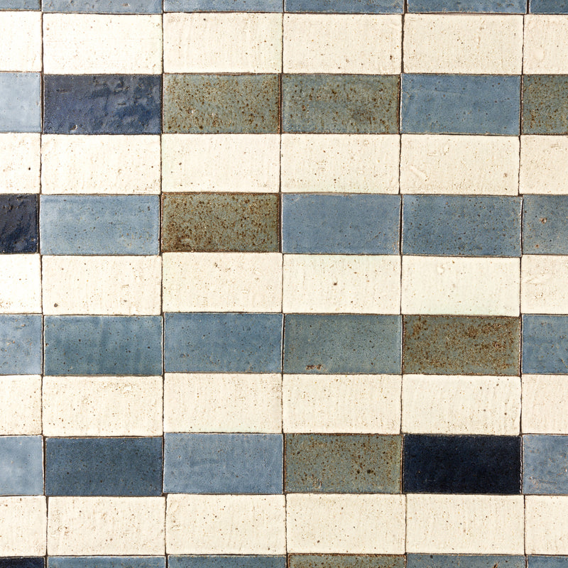 Blend of Rectangular White and Blue Tiles EJ77ER 5D