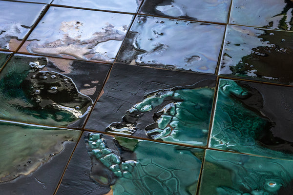 Abstract Square Tile Glassy Green & Bronze - HHDCEF-WS – VEELVLAK-Frēodōm