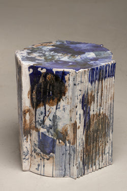 Infuse your space with the allure of oriental blues transitioning to deep cobalt, complemented by sepia brown and green accents. A captivating ceramic piece for a touch of elegance - JEFJFJ