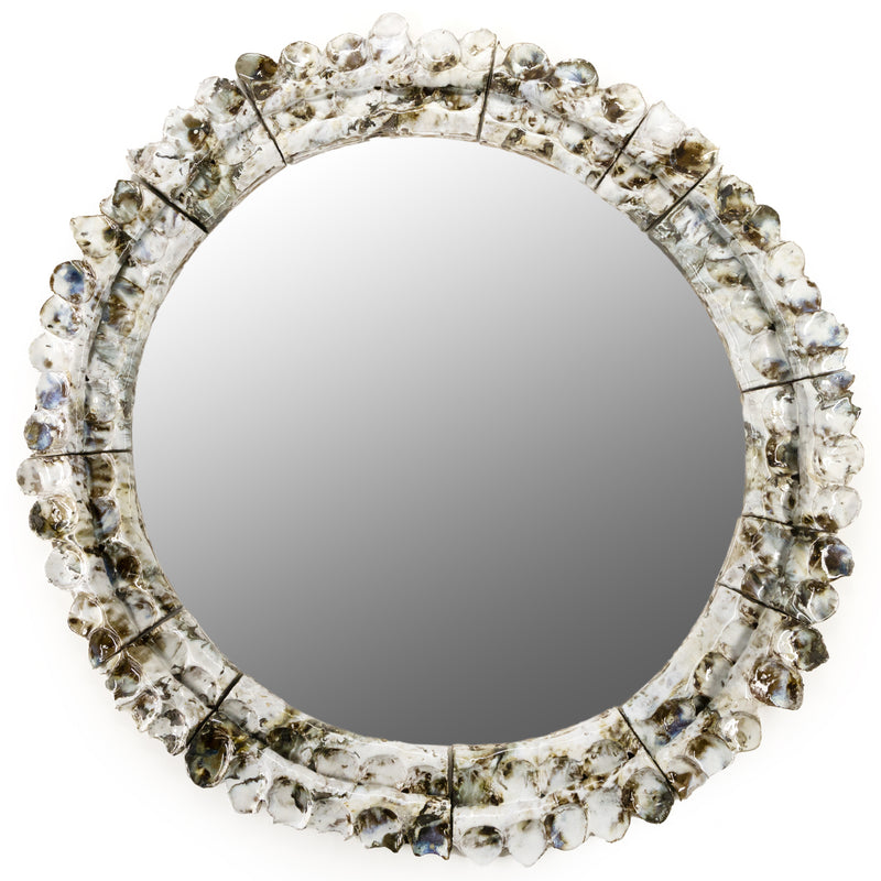 Elevate your space with a monumental 1m in diameter mirror. Adorned in a palette of serene white cream, accented by bold flashes of indulgent chocolate brown, this mirror becomes a captivating focal point - JHXCVX