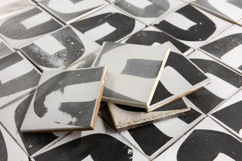 Hand-Printed Black & White Pattern - V60K8E-WS
