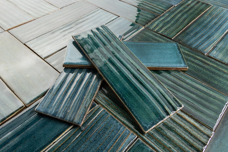 Hand-Painted Textured Green Tiles with Lines - VDFUQC