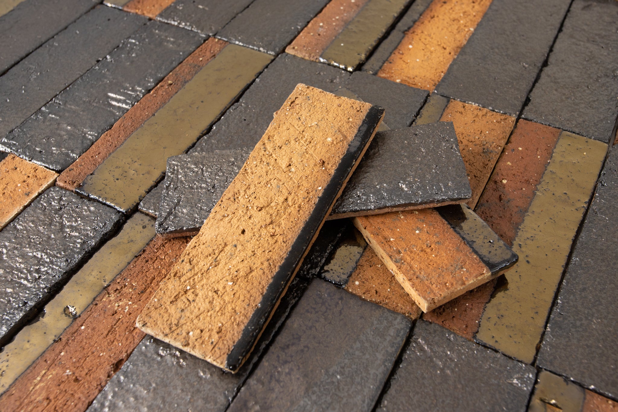 Rectangular Slender Terracotta and Metallic Tile BZNABF 13B – VEELVLAK ...