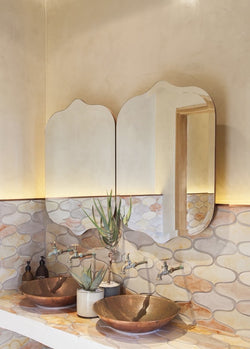 Arabesque lantern shaped tile