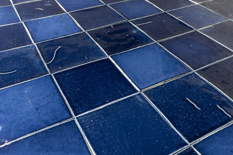 Hand-made Cobalt Blue Square Tiles ZCVVQ6 7B