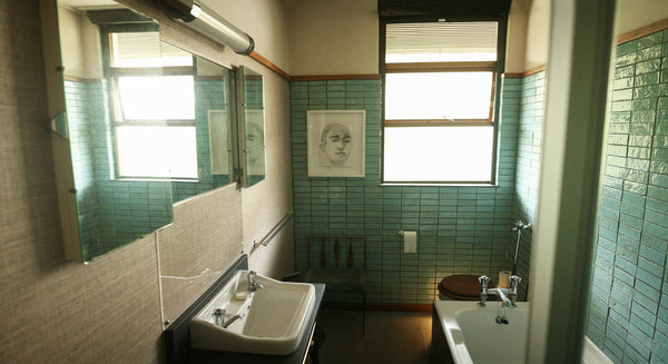 Klompie metro Aqua blue bathroom